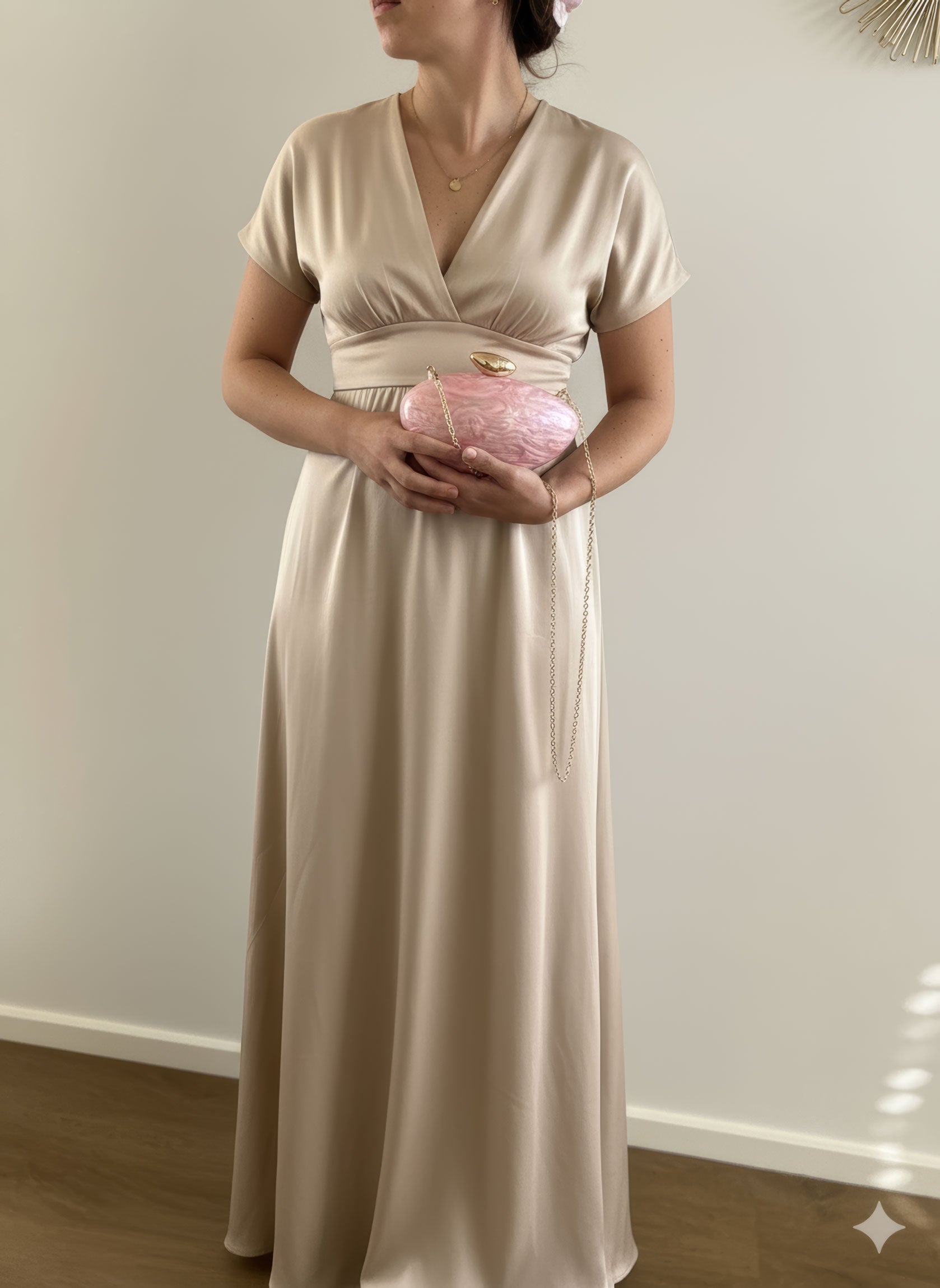 Nadja Oval Clutch-Tasche
